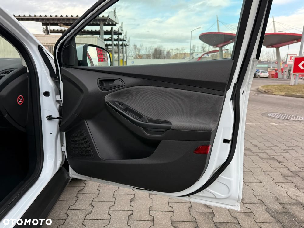 Ford Focus Turnier 1.0 EcoBoost Start-Stopp-System TREND - 18