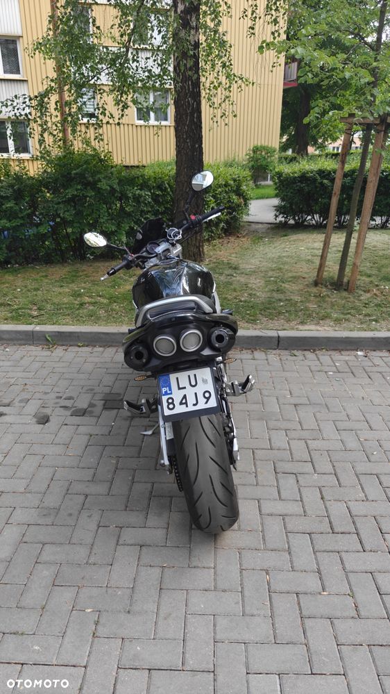 Suzuki GSR - 4