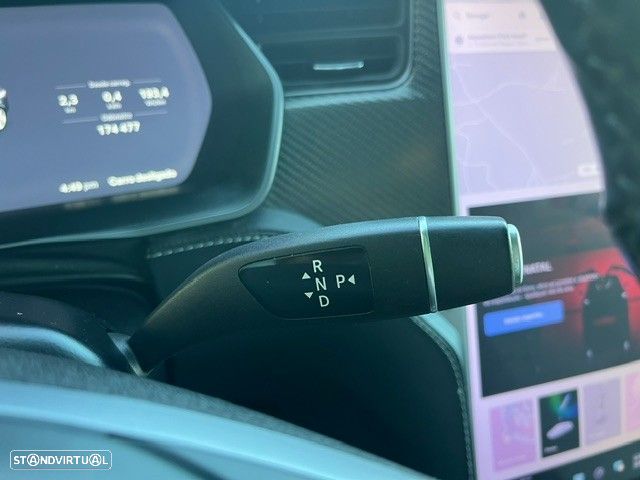 Tesla Model X - 13