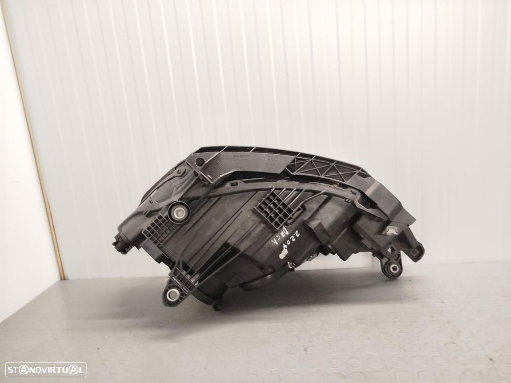 FAROL DIREITO AUDI A1 SPORTBACK GBA - 6