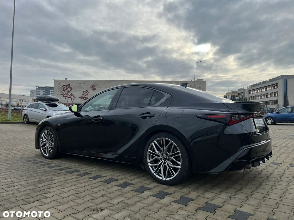 Lexus IS - 12
