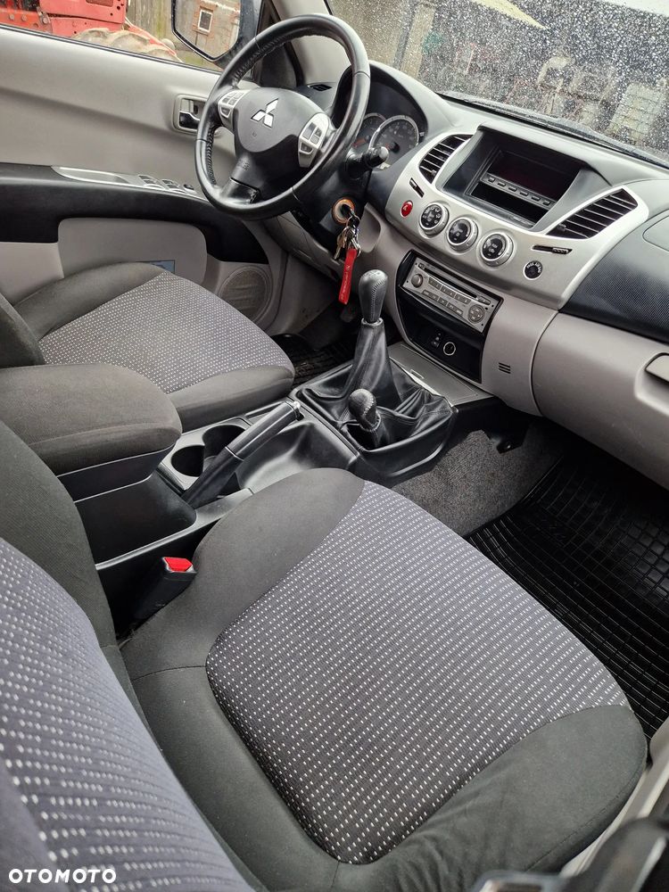 Mitsubishi L200 2.5 DID DC Intense (6air) Safety HP - 8