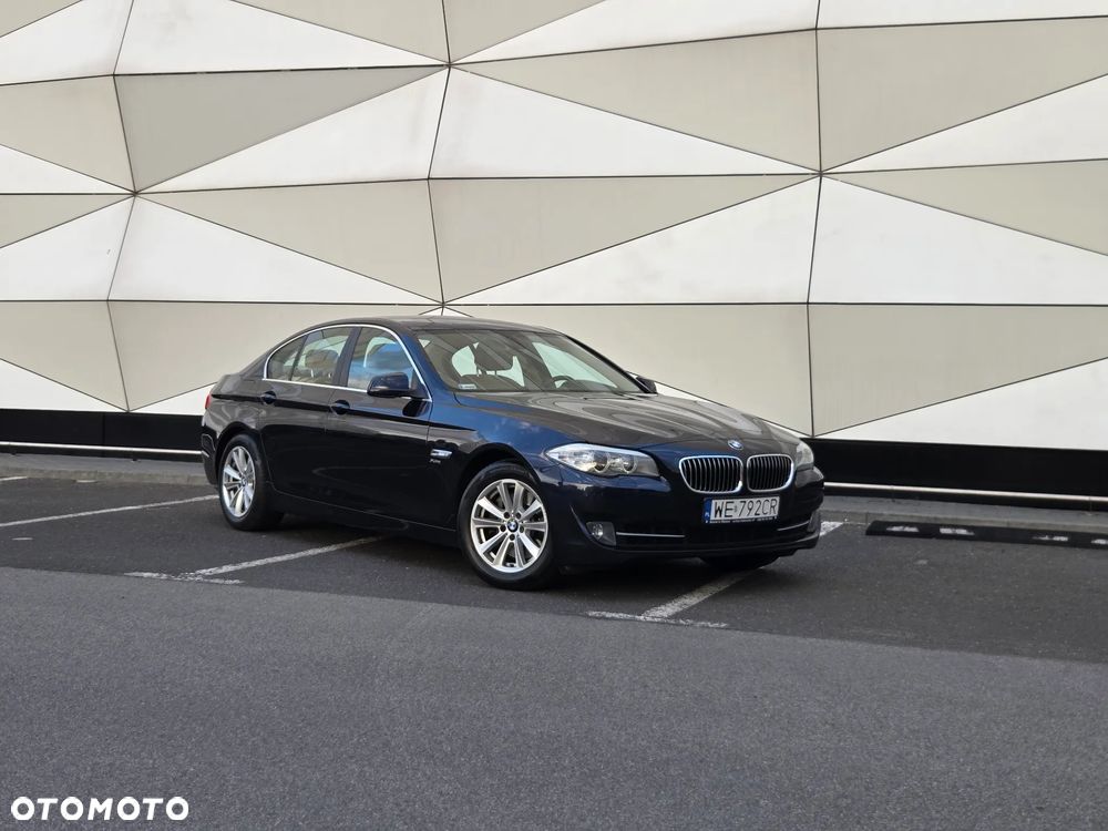 BMW Seria 5 528i xDrive - 33
