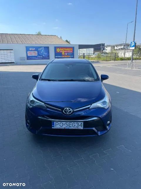 Toyota Avensis 1.8 Premium MS - 11