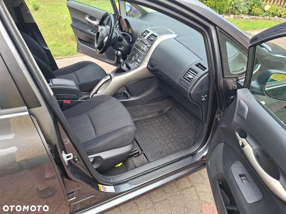 Toyota Auris 1.4 D-4D Terra - 13