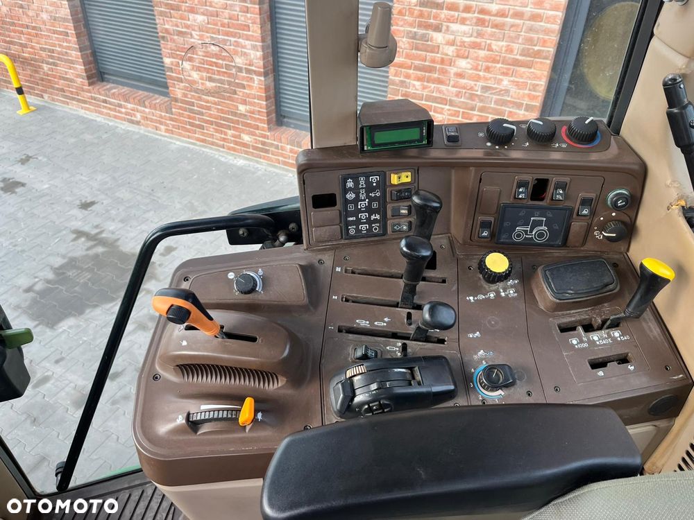 John Deere 6920s - 16