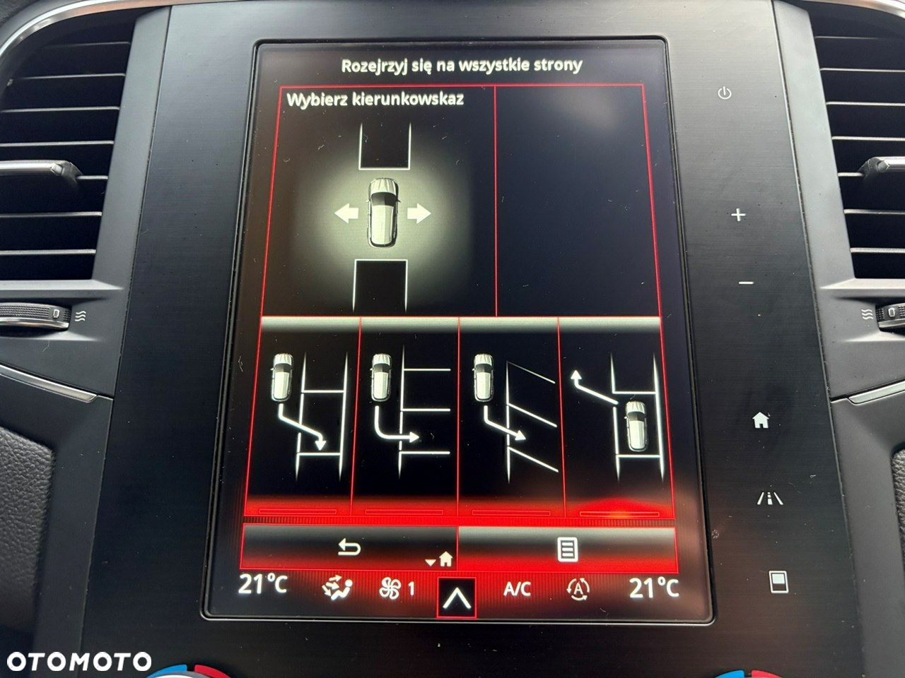 Renault Megane Grandtour ENERGY TCe 140 EDC BOSE EDITION - 23