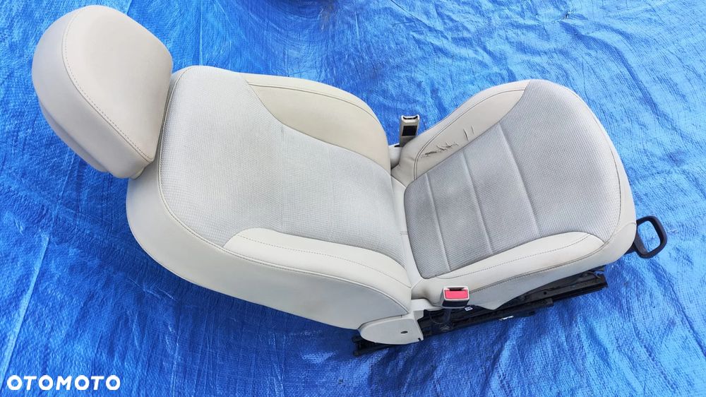 FOTEL LEWY PRZÓD PÓŁSKÓRA PÓŁ SKÓRA BEŻOWY KREMOWY NAPINACZ DOPINACZ ZAPINKA PASA OSŁONA OPEL INSIGNIA A EUROPA - 9