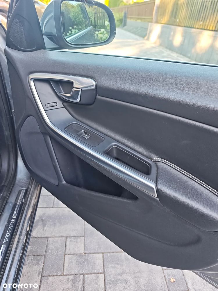Volvo V60 D4 Drive-E Momentum - 20