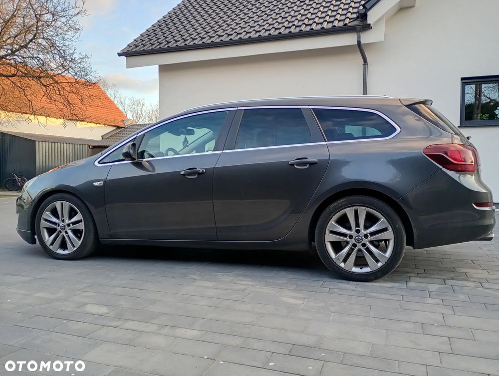 Opel Astra 2.0 CDTI Cosmo - 4