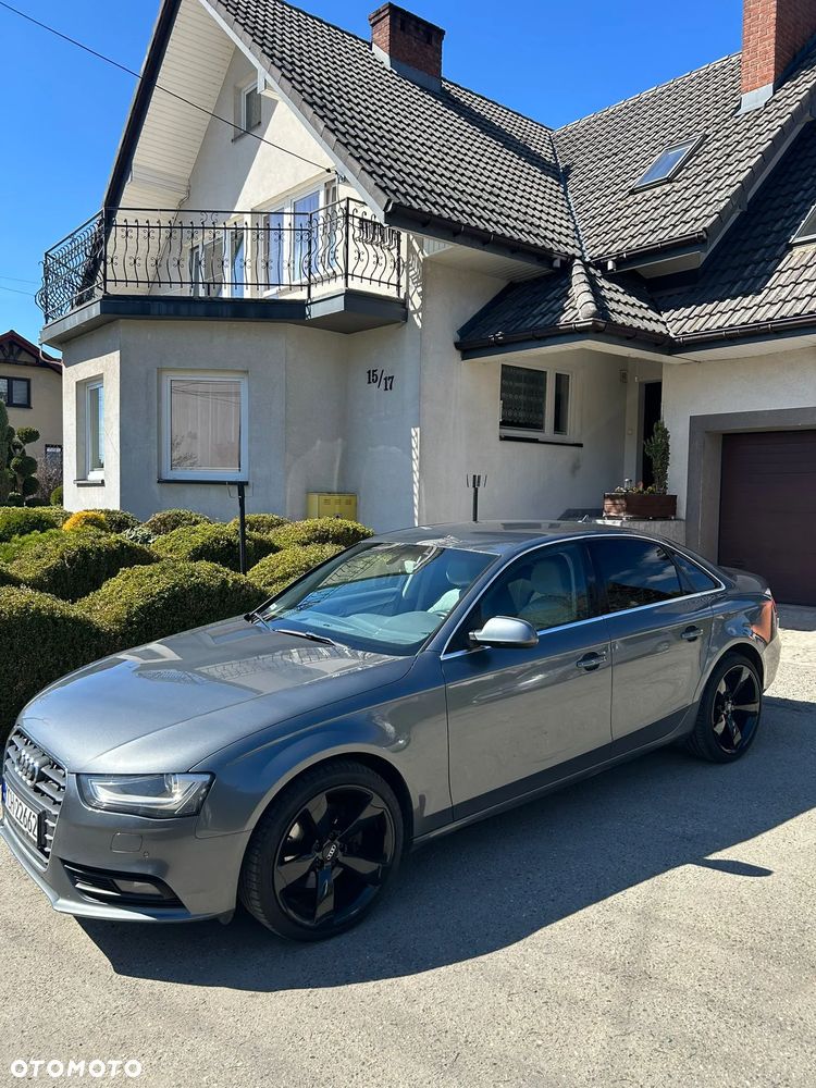 Audi A4 Limousine - 4