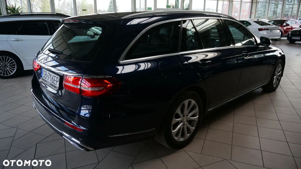 Mercedes-Benz Klasa E 220 d 9G-TRONIC - 3