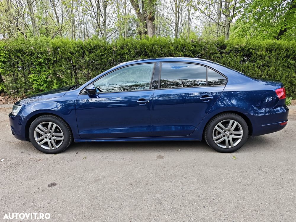 Volkswagen Jetta - 3