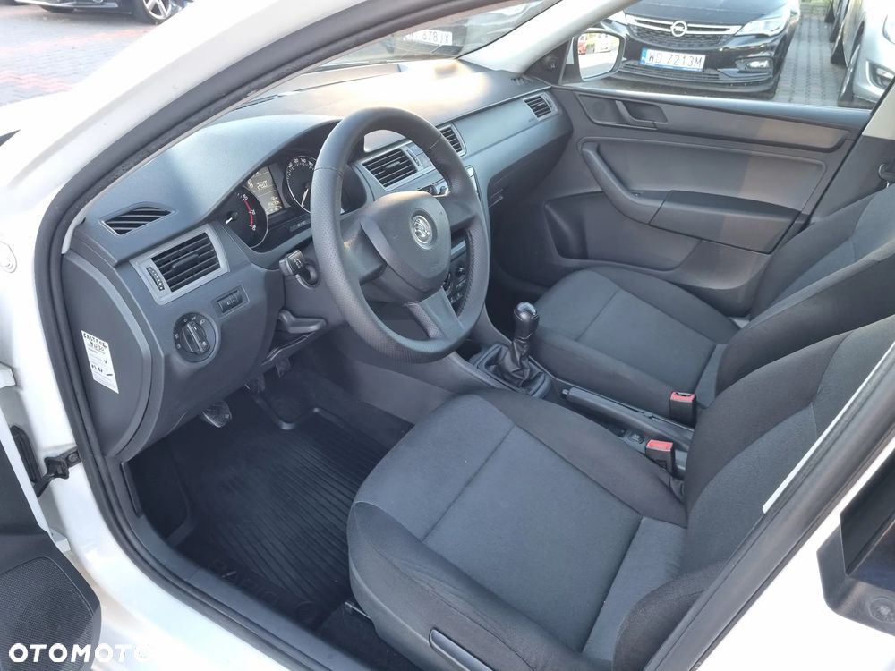 Skoda RAPID 1.2 TSI Active - 10