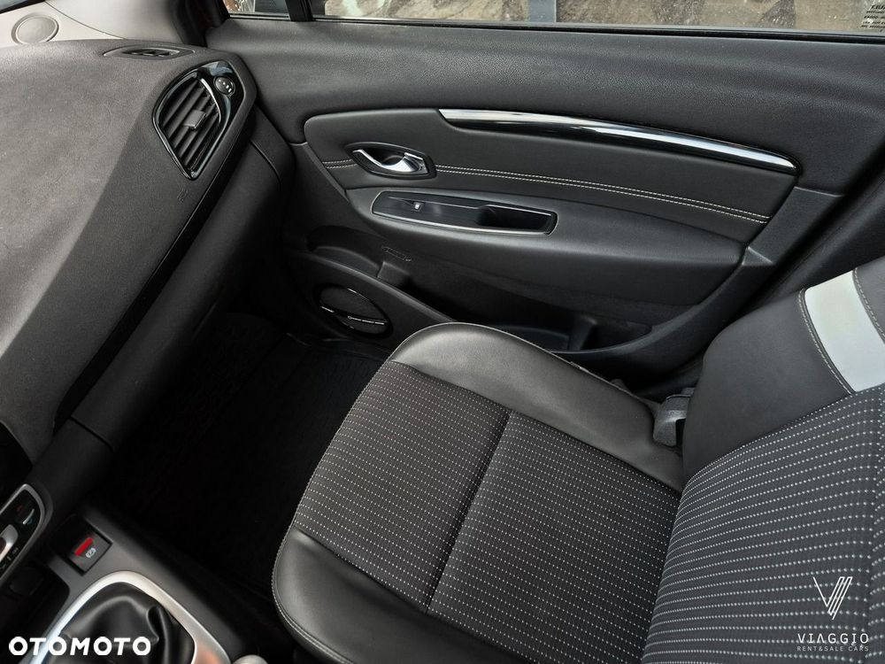 Renault Grand Scenic - 21