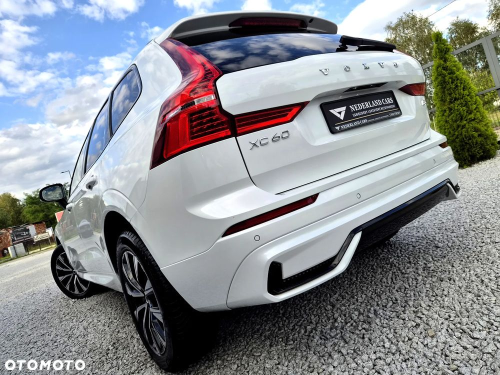 Volvo XC 60 B4 D Plus Dark - 8