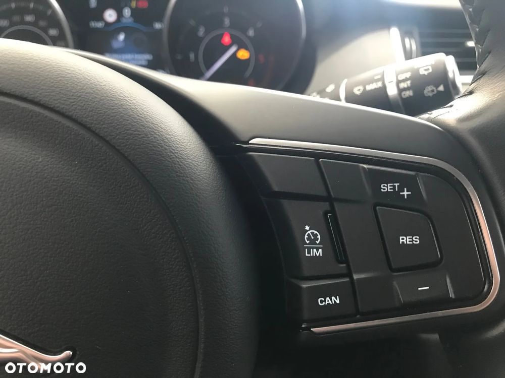 Jaguar E-Pace 2.0 i4D AWD - 17