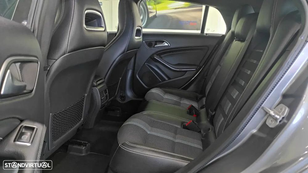 Mercedes-Benz CLA 200 - 18