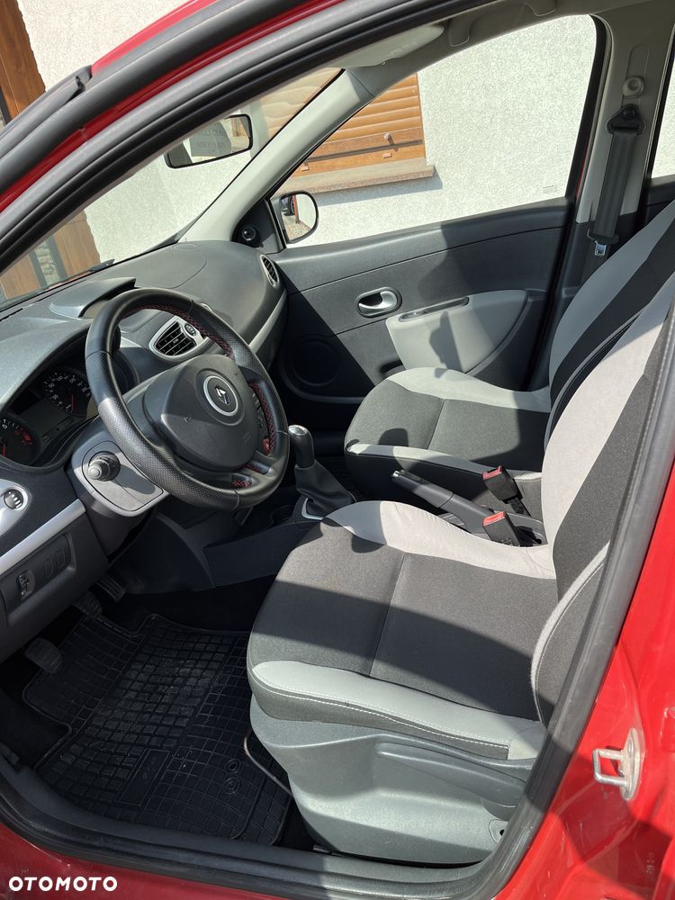 Renault Clio - 7