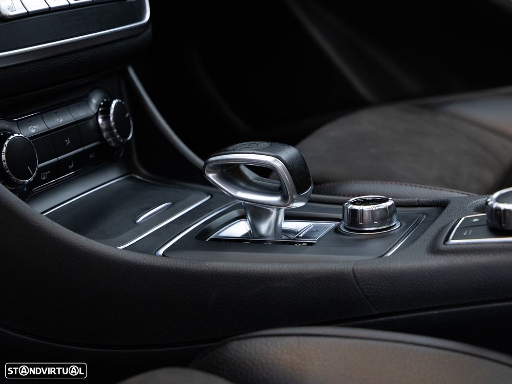 Mercedes-Benz CLA 45 AMG S 4Matic+ Speedshift 8G-D - 12