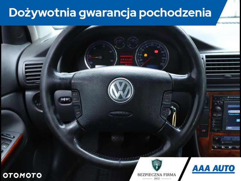 Volkswagen Passat - 20
