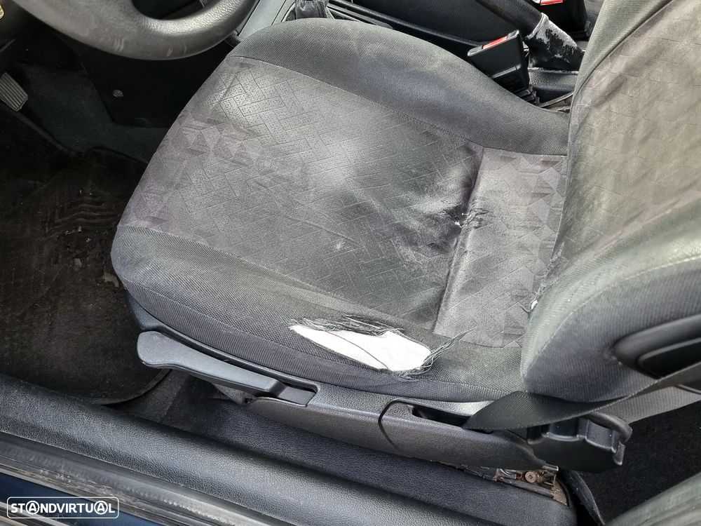 Opel Astra Caravan - 10