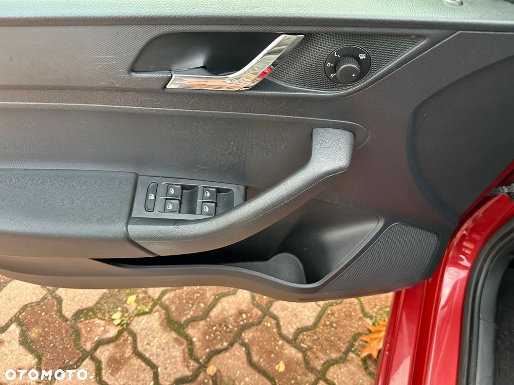 Skoda RAPID 1.2 TSI Ambition - 11
