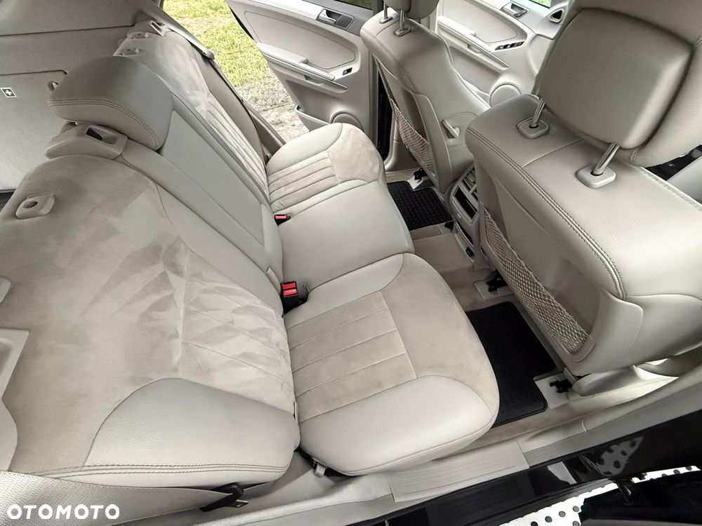 Mercedes-Benz ML - 13