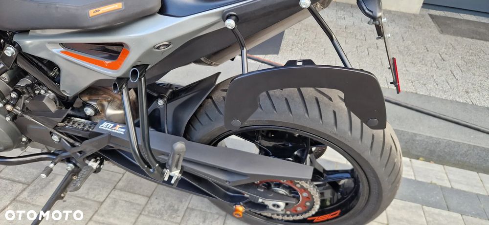 KTM Duke 790 - 14