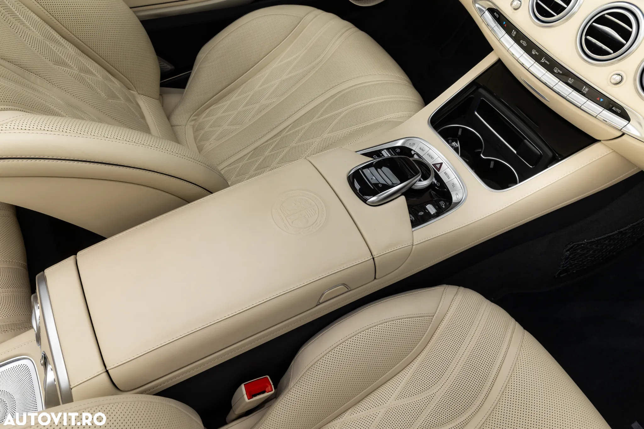 Mercedes-Benz S AMG 63 4MATIC Coupe Aut - 35