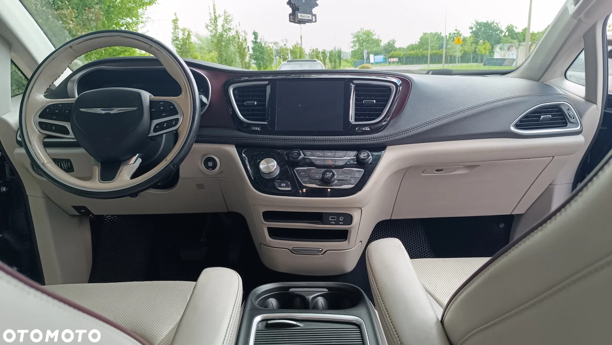 Chrysler Pacifica - 7