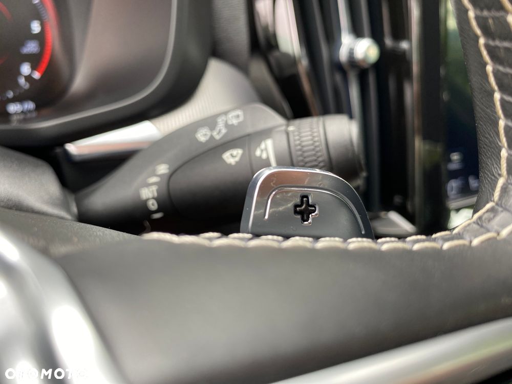 Volvo XC 60 D4 Geartronic RDesign - 34