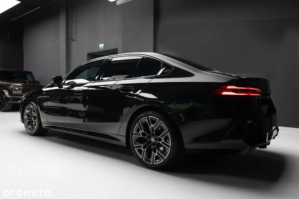 BMW Seria 5 520d xDrive mHEV M Sport - 11