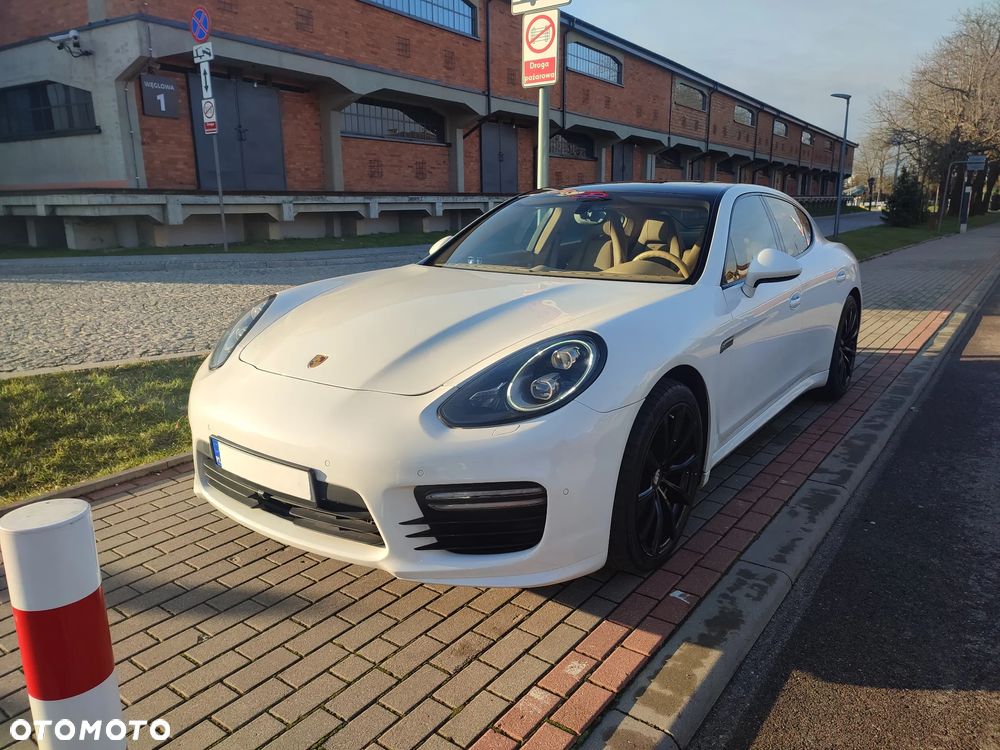 Porsche Panamera 4 PDK Edition - 38