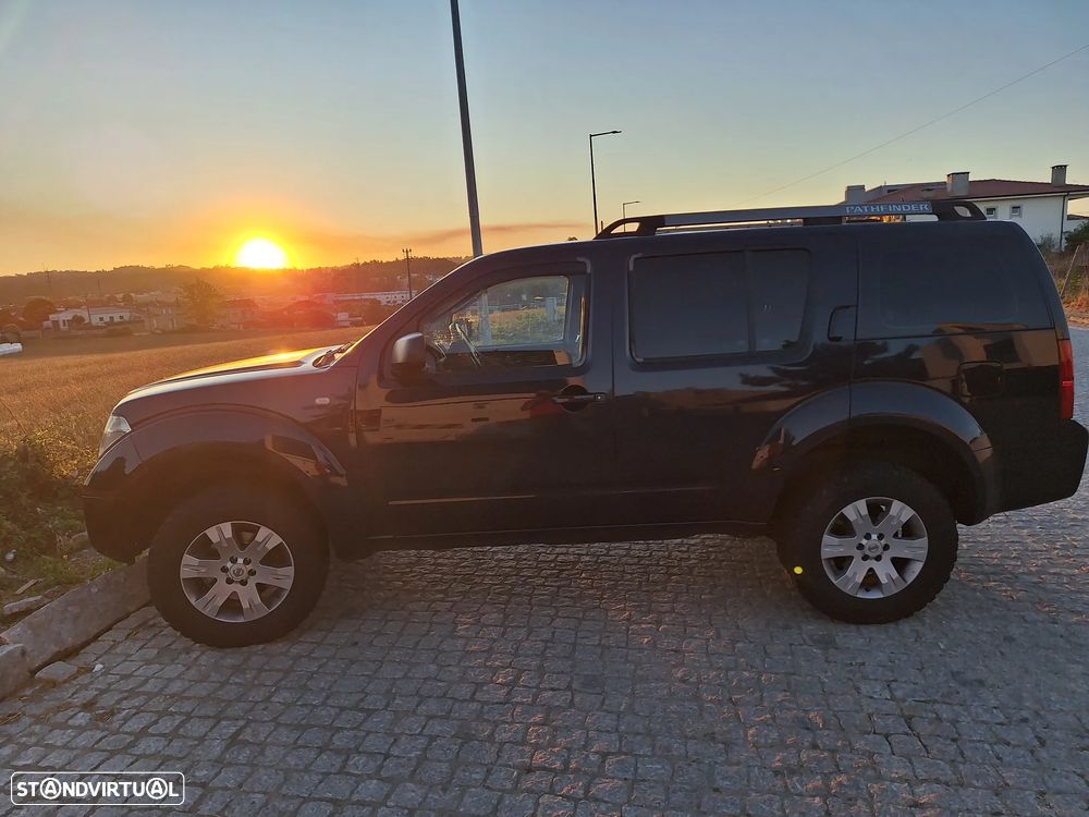 Nissan Pathfinder - 12