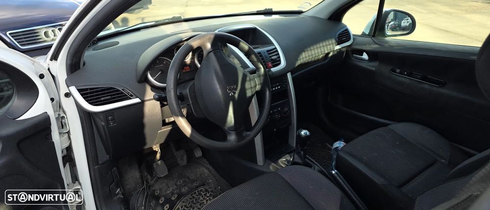 Peugeot 207 1.4Hdi de 2011 para peças - 6