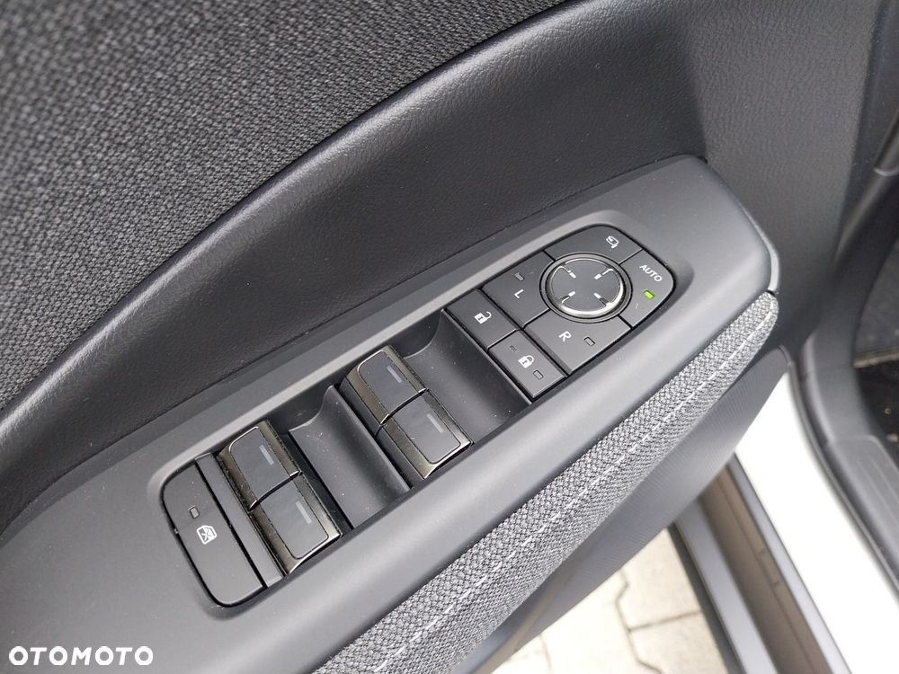 Lexus LBX 1.5 Hybrid - 18
