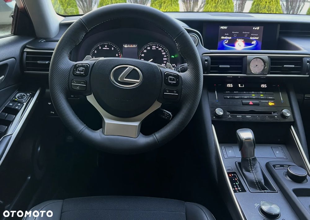 Lexus IS 200t F Sport - 17
