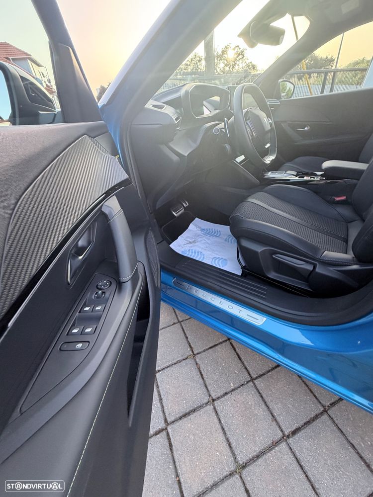 Peugeot 2008 1.2 PureTech GT Line EAT8 - 20