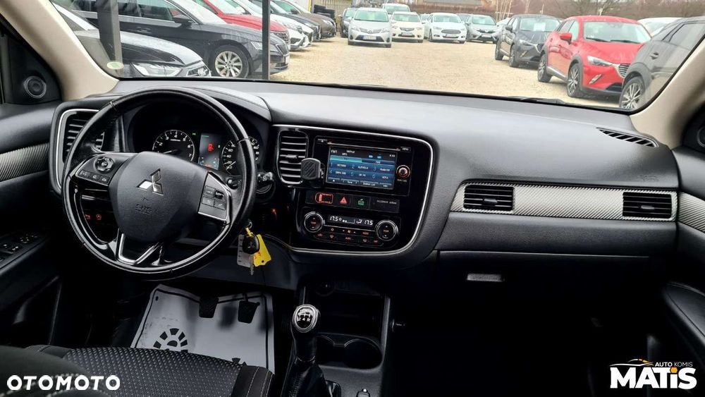 Mitsubishi Outlander - 4