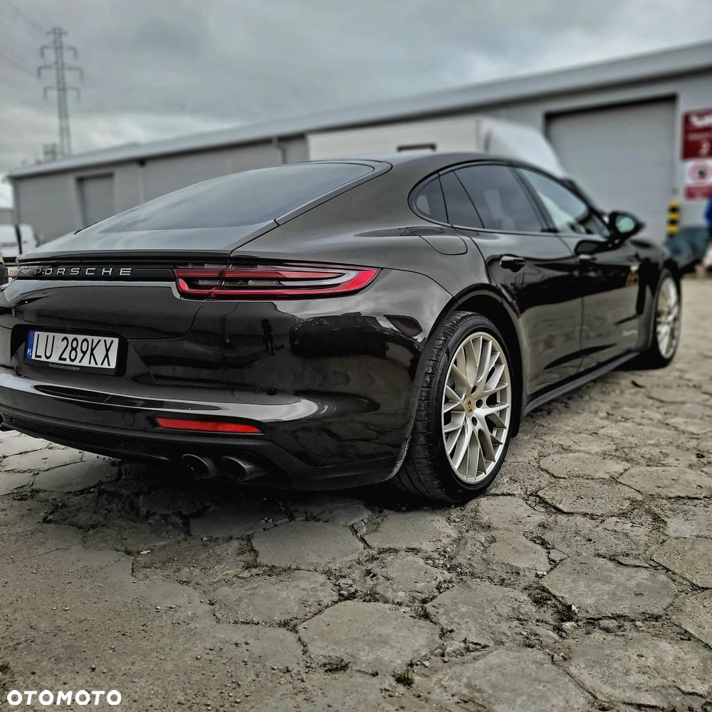Porsche Panamera 4 E-Hybrid Platinum Edition - 3