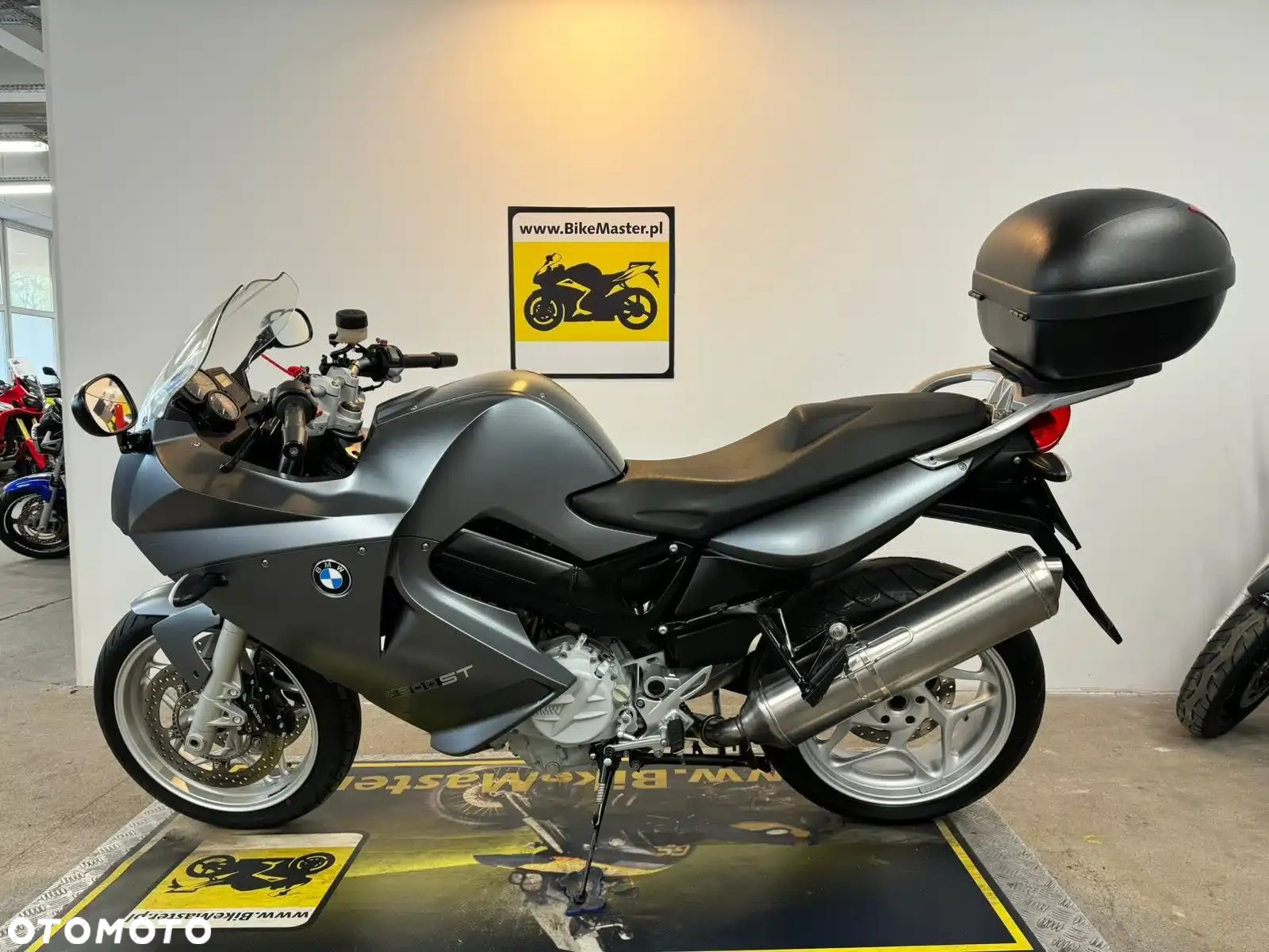 BMW F - 2