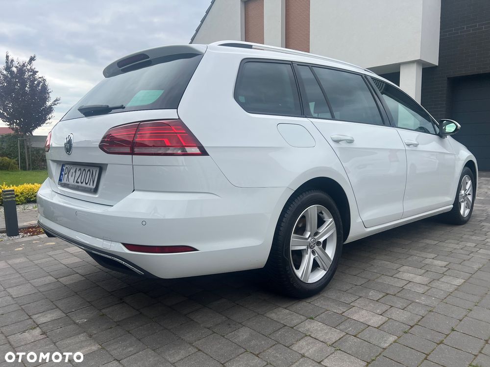 Volkswagen Golf - 6