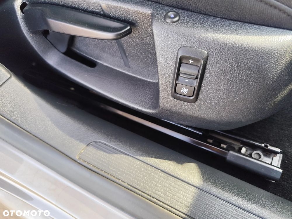 Volkswagen Passat 2.0 TDI Sportline DSG - 31