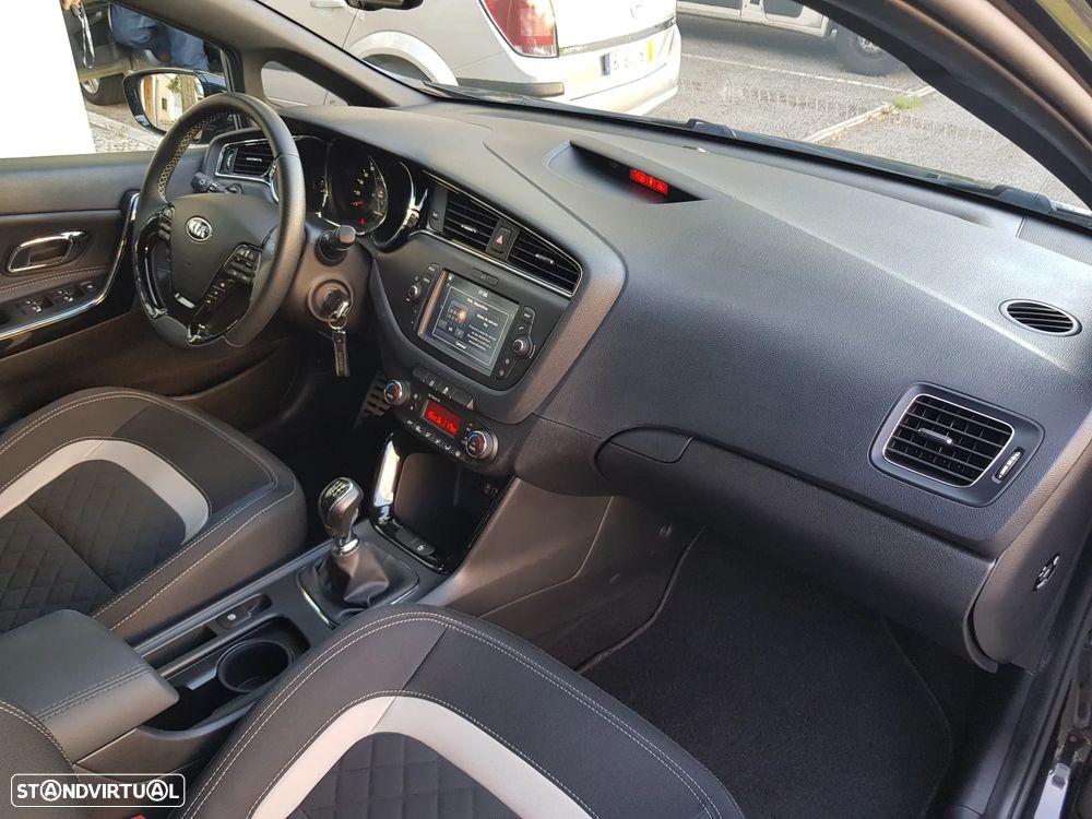 Kia Ceed SW 1.6 CRDi GT Line - 37