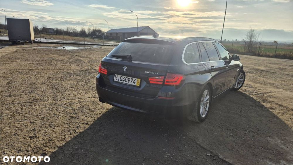 BMW Seria 5 525d - 9