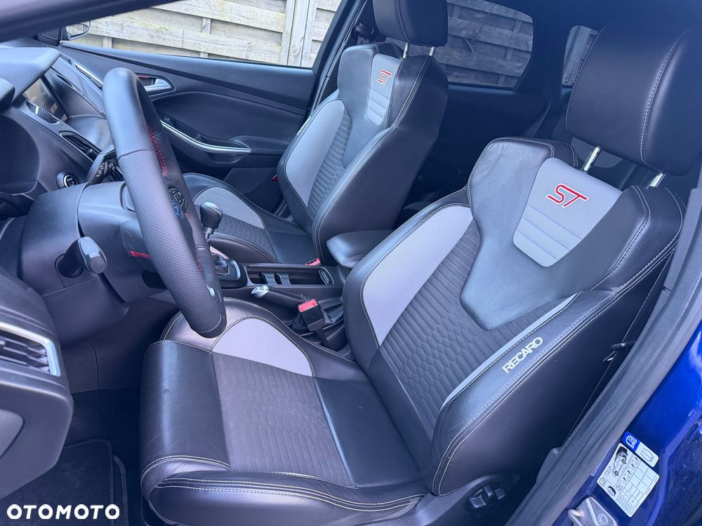 Ford Focus ST - 16