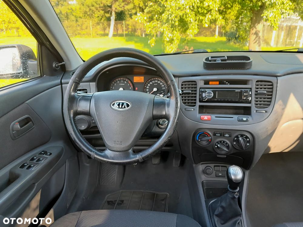Kia Rio 1.4 Base - 7