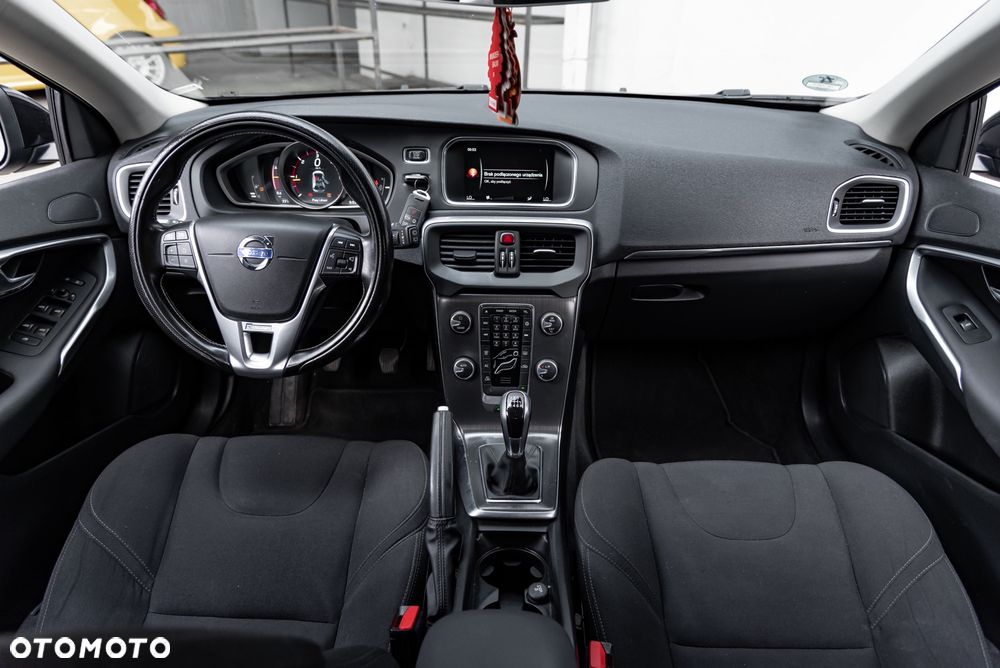 Volvo V40 D2 Drive-E Momentum - 17