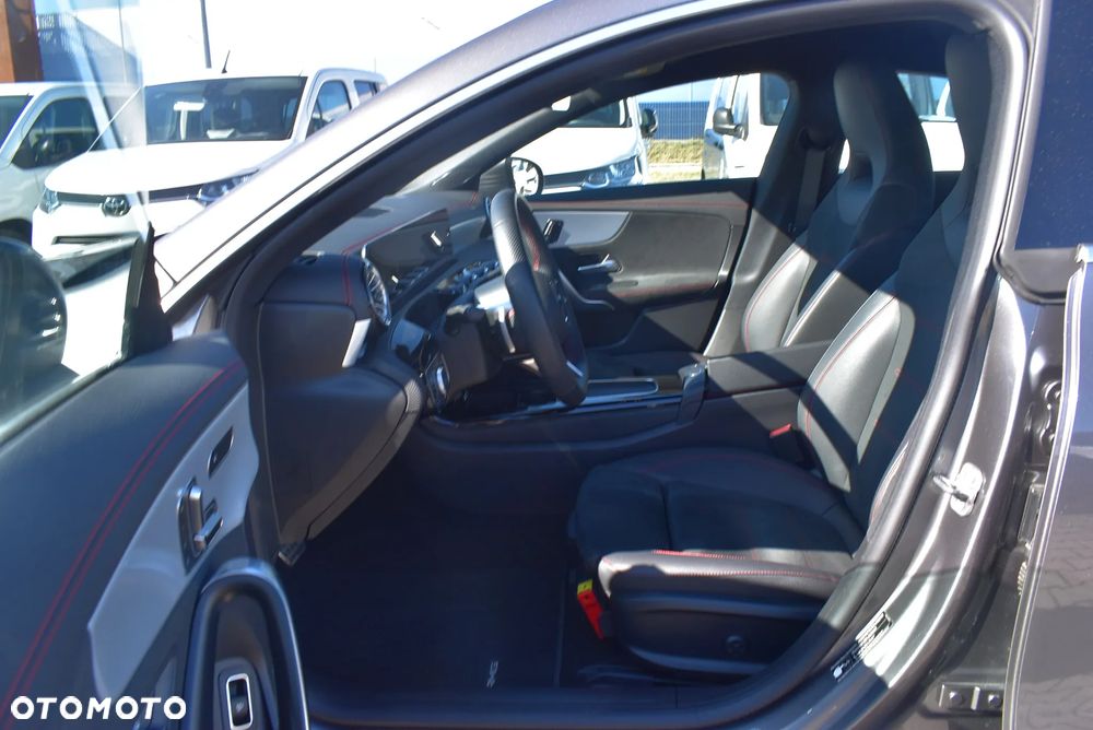 Mercedes-Benz CLA 200 7G-DCT - 10